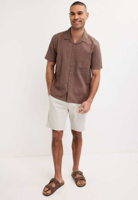Men’s Short Sleeve Textured Button-Up Shirt With Chest Pocket