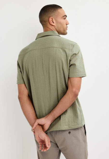 Men’s Short Sleeve Textured Button-Up Shirt With Chest Pocket