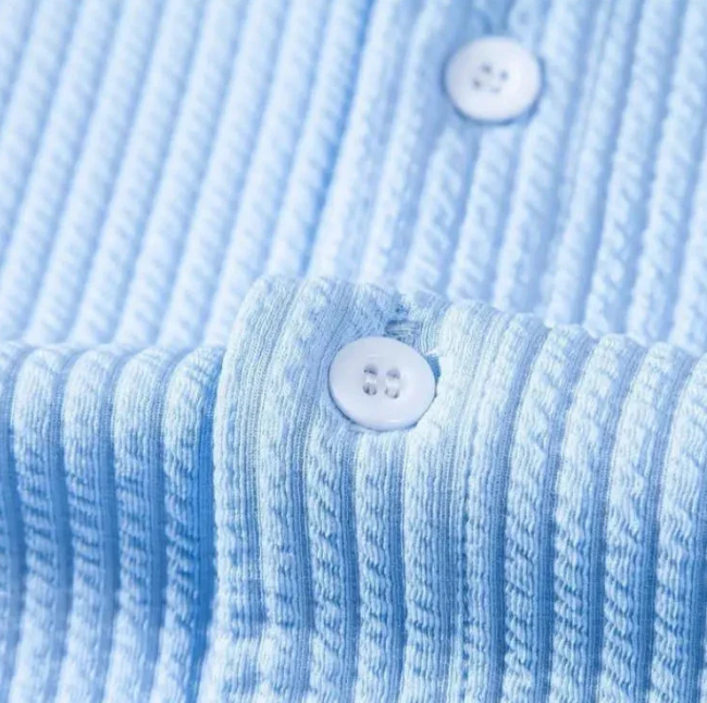 Men’s Short-Sleeve Shirt with Vertical Textured Surface