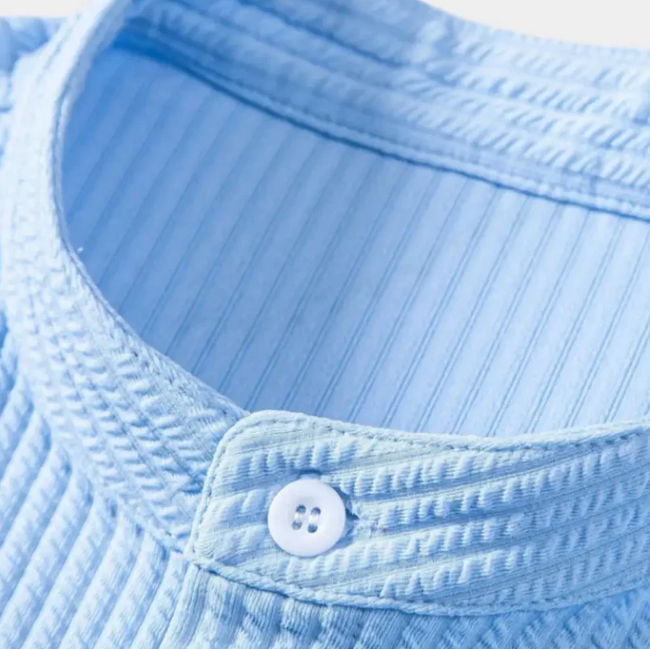 Men’s Short-Sleeve Shirt with Vertical Textured Surface