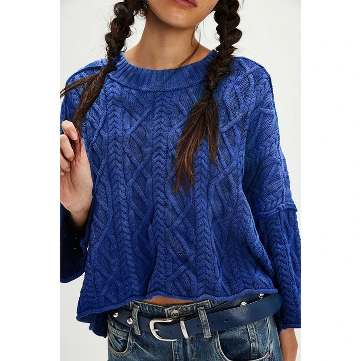 Women’s Cropped Knit Sweater with Crew Neck
