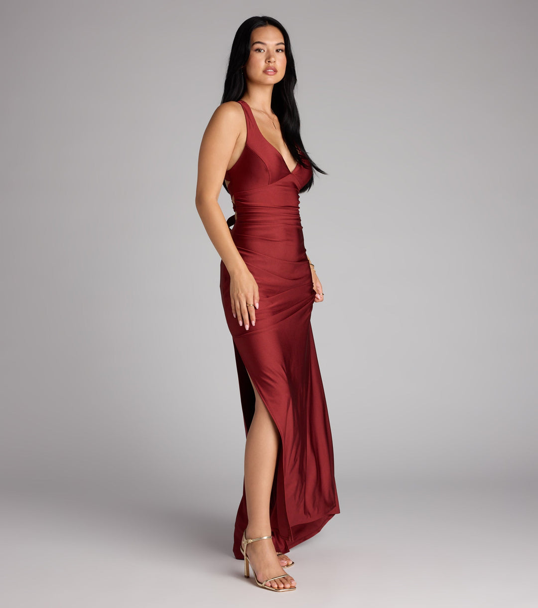 Women's Mermaid Maxi Dress with Ruched Waist and V-Neckline