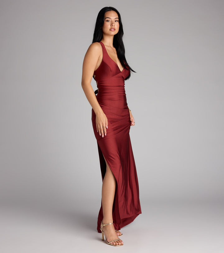 Women's Mermaid Maxi Dress with Ruched Waist and V-Neckline