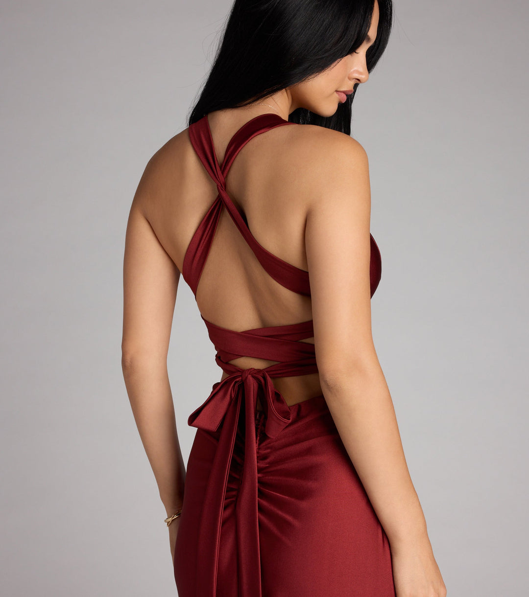Women's Mermaid Maxi Dress with Ruched Waist and V-Neckline