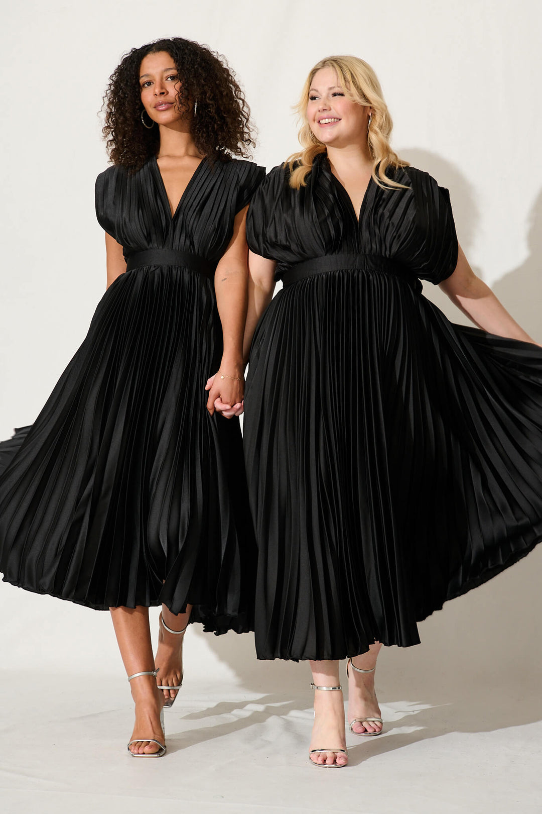 Women’s Deep V Pleated Cap Sleeve Midi Dress