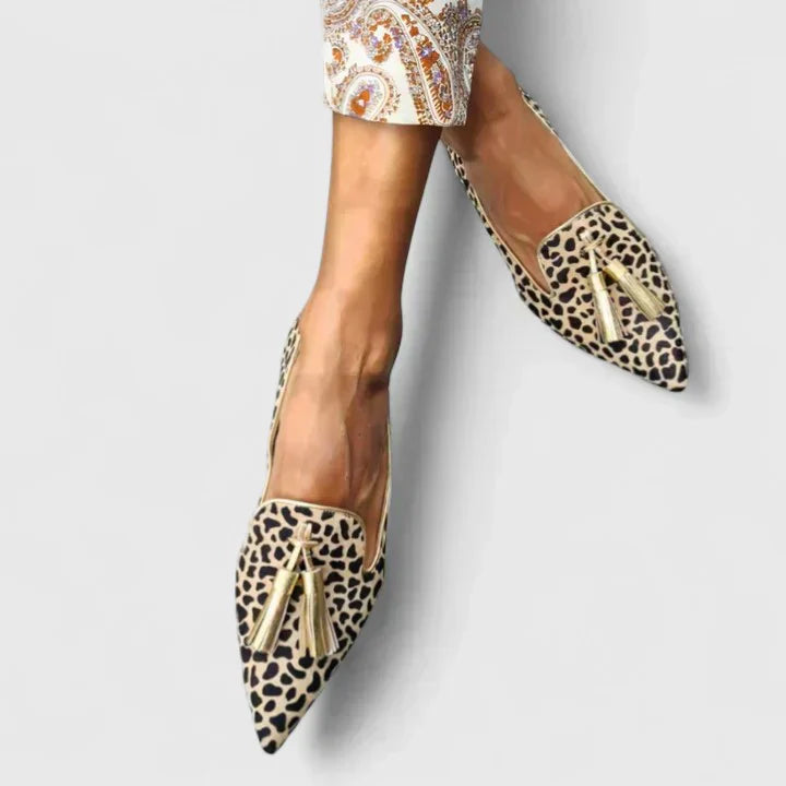 Women’s Pointed Toe Tassel Slip-On Flats with Contrast Piping