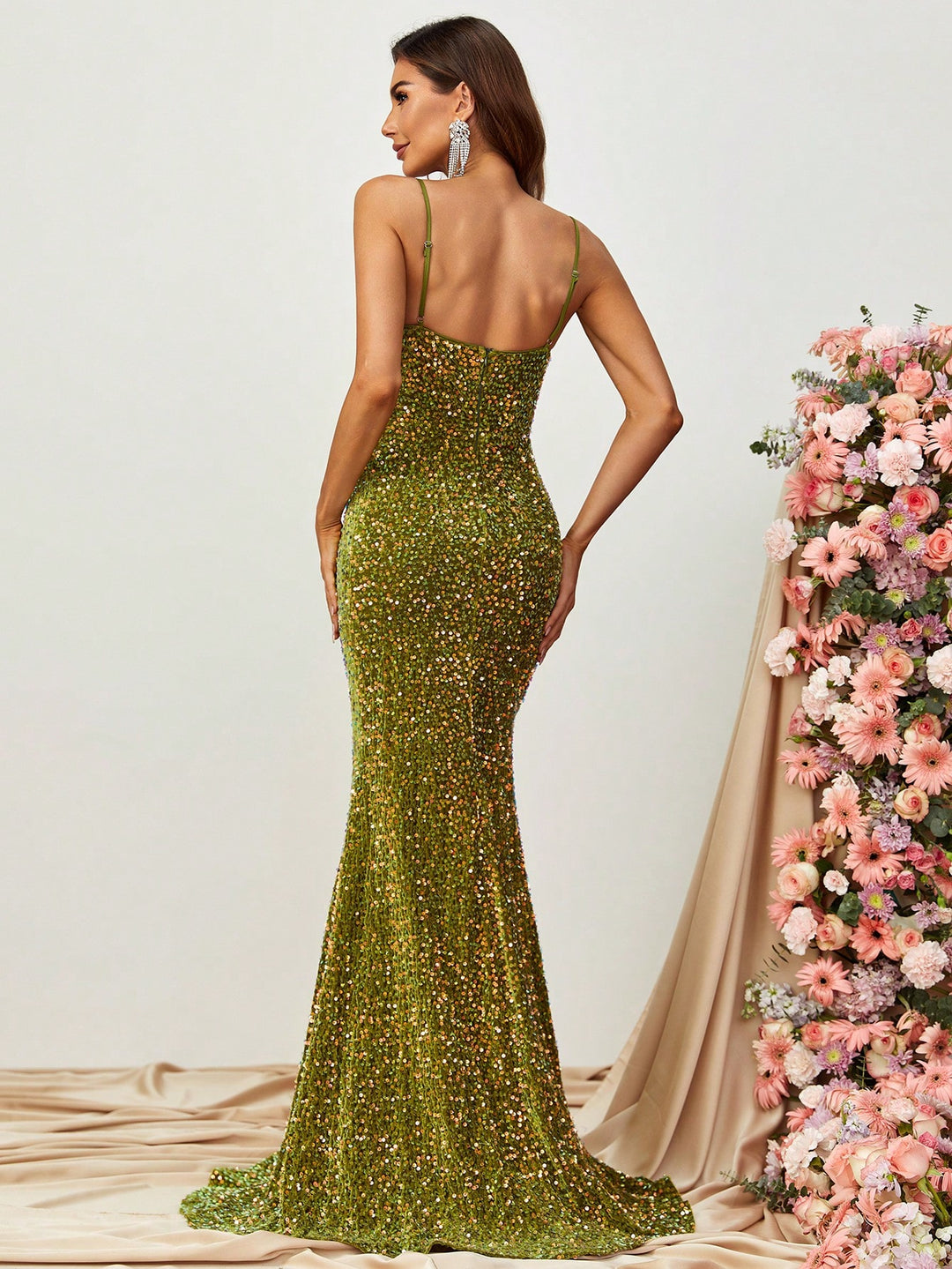 Women's Mermaid Sequin Maxi Dress with Sweetheart Neck and Straps